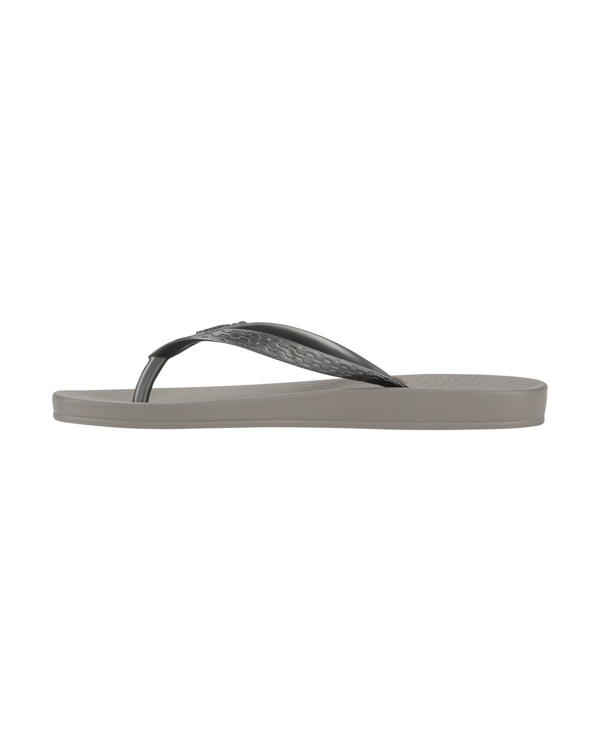 Ipanema Ana Tan Dark Grey / Silver | OEXPV-7243